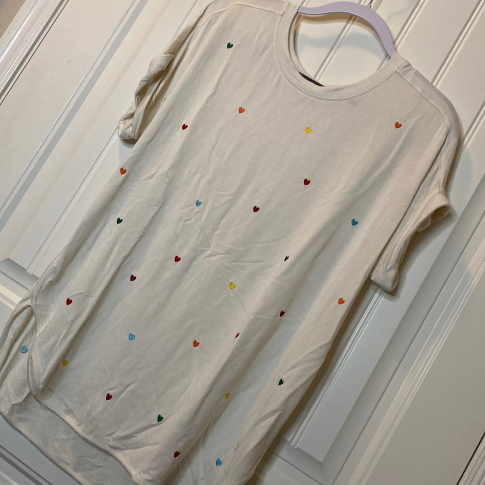 Britny Hearts Top. ❤️🧡💛💚💙💜 Cuffed sleeves. Size XL.
